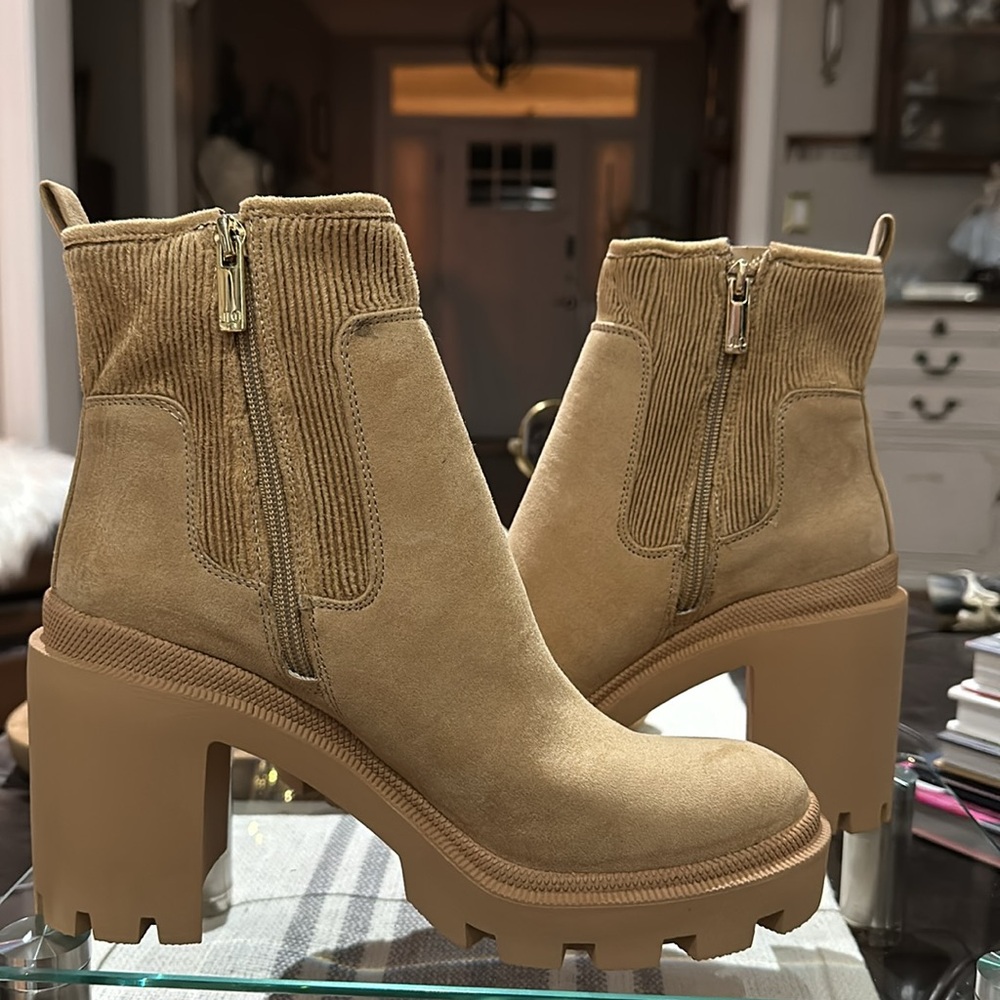 JLO by Jennifer Lopez Womens Emalee Chelsea Boots in Tan, Size 10 NWOB, Unworn - Picture 9 of 16
